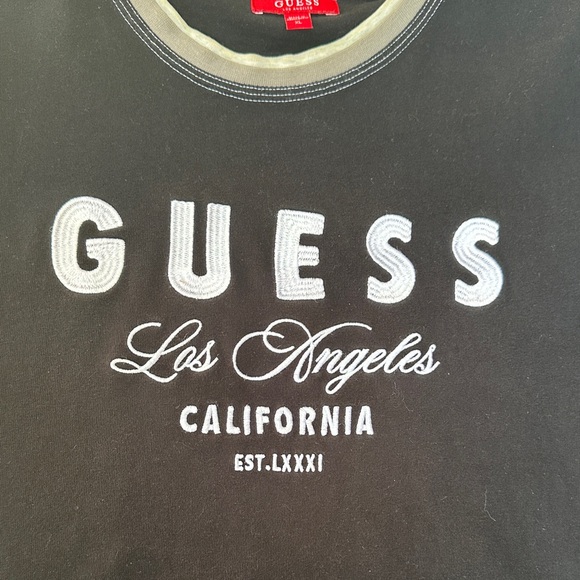 GUESS Black Tee with White Accents XL - Picture 4 of 6